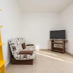 Silverstar Apartment Vir