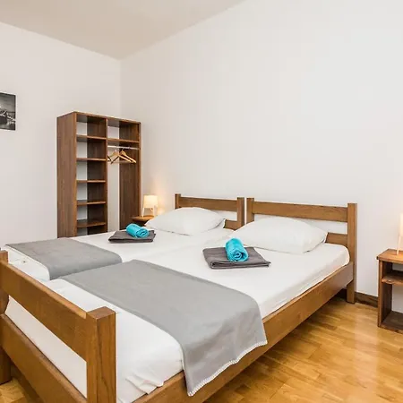 Silverstar 아파트 비르